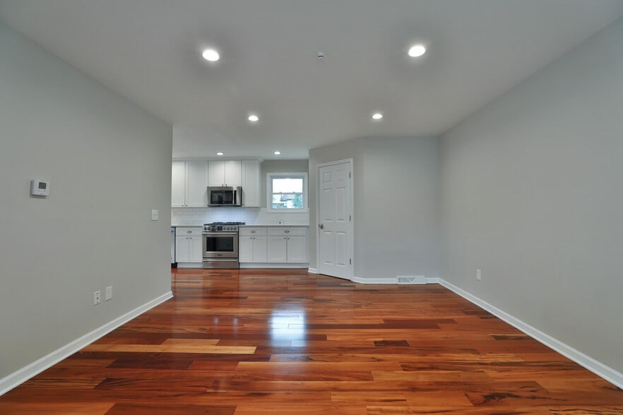 Building Photo - 7002 Wethersfield Pl