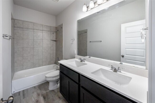 Building Photo - 104 Chalk Lake Cove