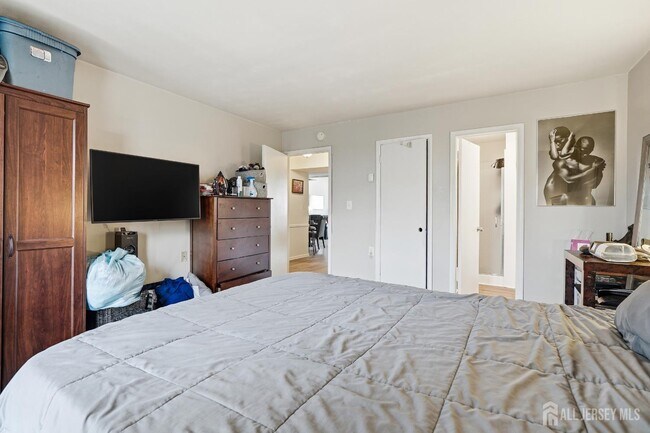 Building Photo - 7 Dennison Dr