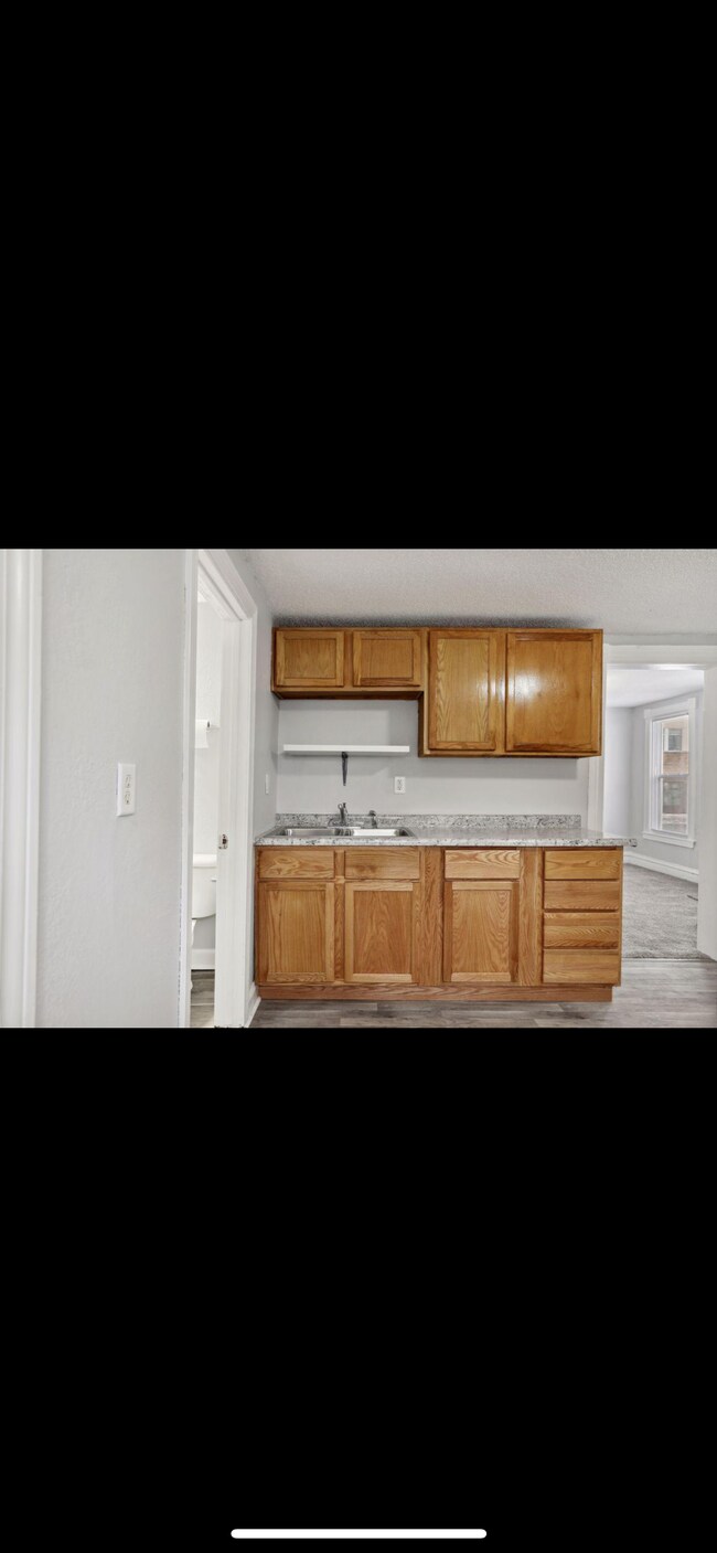 Building Photo - 1060 Arcade St