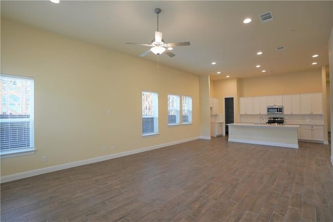 Building Photo - 600 C-Bar Ranch Trl