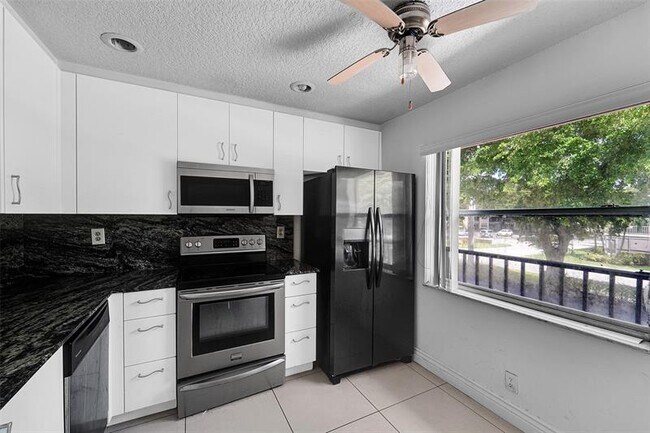 Building Photo - 9182 NW 40th St