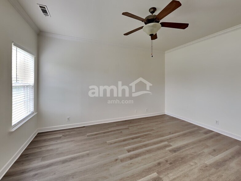 Building Photo - 3013 Community Cir