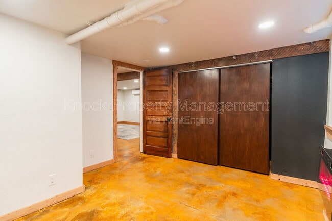 Building Photo - 1815 NW Hoyt St