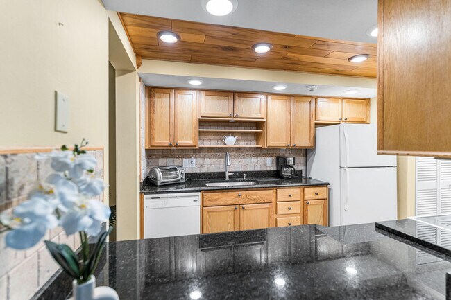 Building Photo - 229 Old Meadow Way