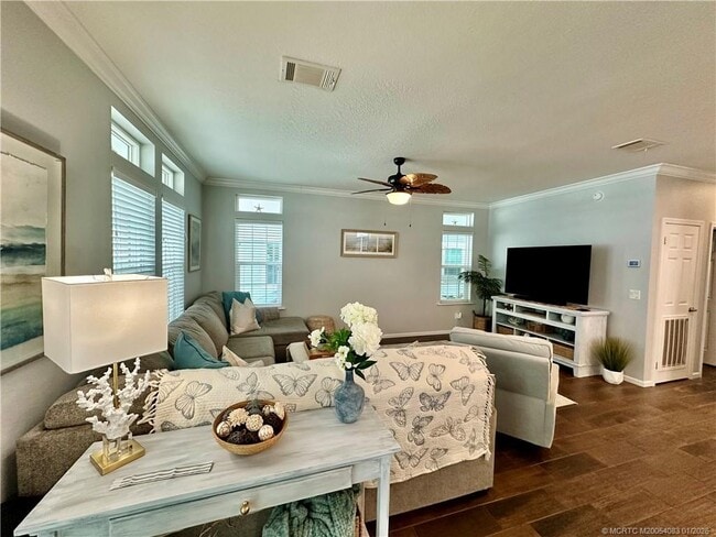 Building Photo - 91 NE Ocean Breeze Dr