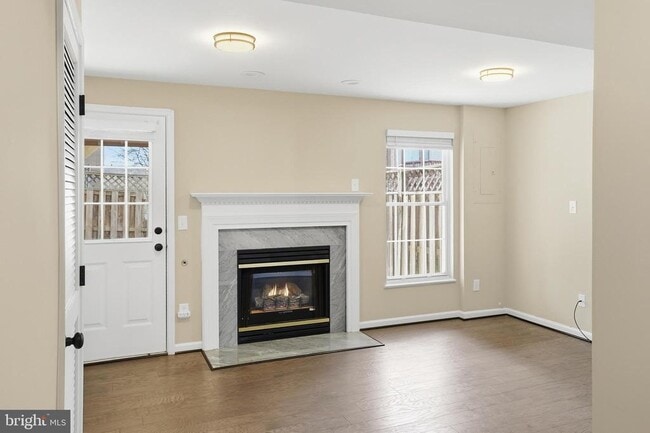 Building Photo - 12831 Silvia Loop