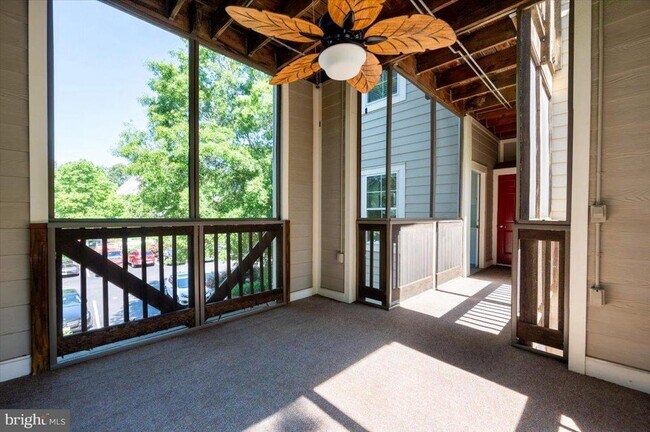 Building Photo - 921 Spinnaker Way