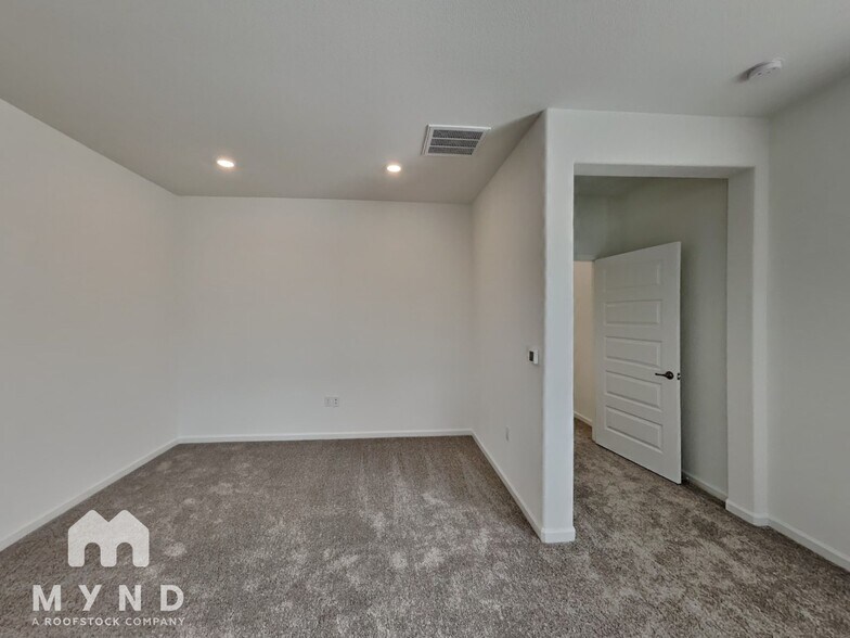 Building Photo - 1680 Matmor Rd
