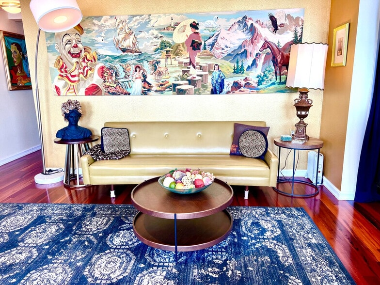 Building Photo - 4030 Beach Dr SW