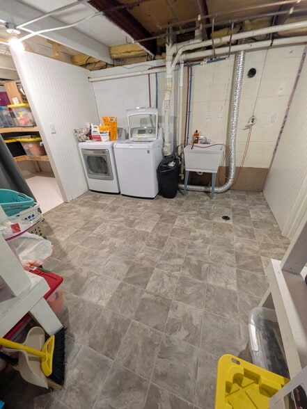 Building Photo - 870 Greenfield Trl