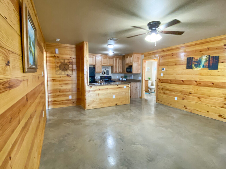 Building Photo - 1517 County Road 706