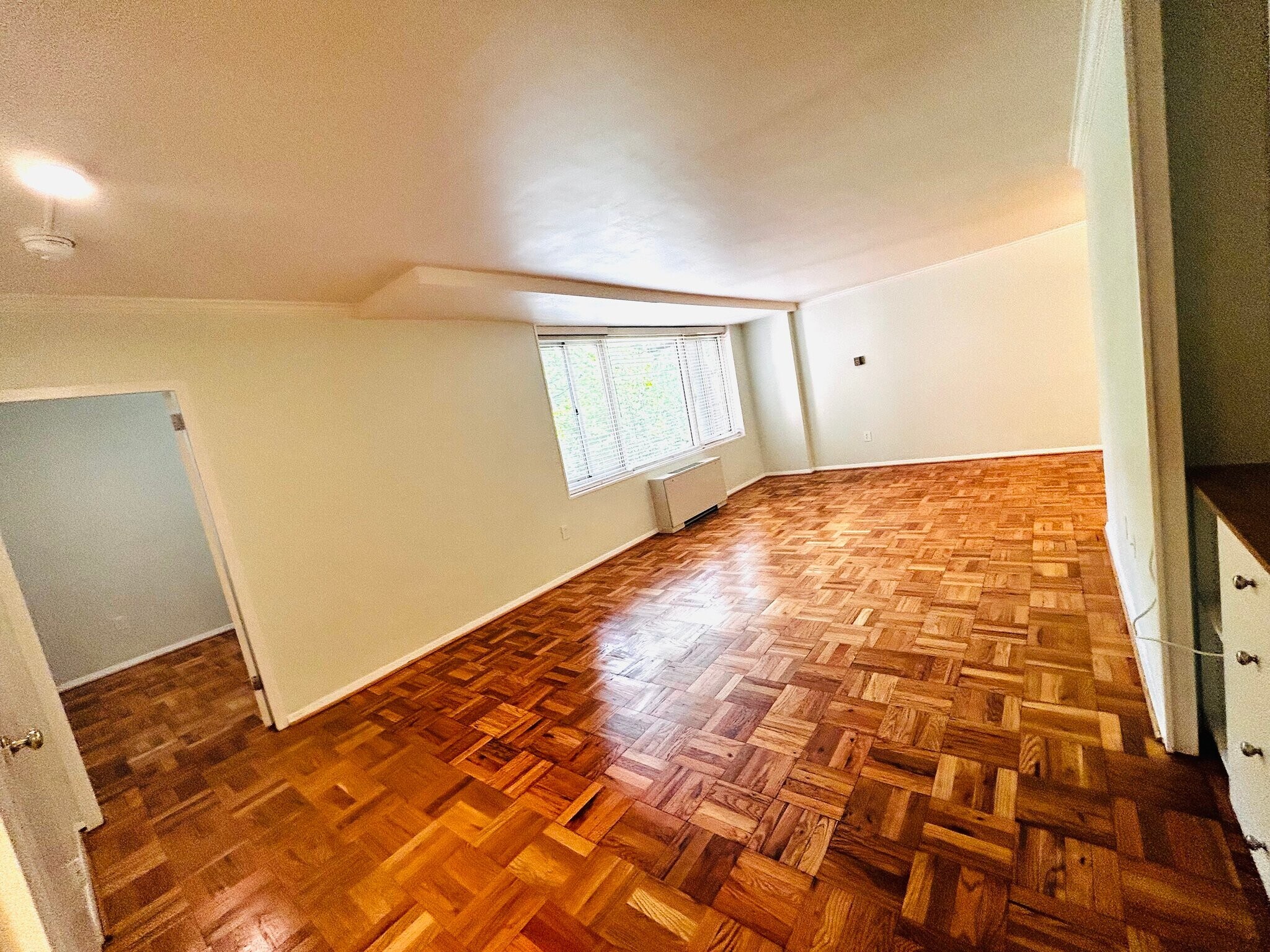 Building Photo - 4000 Tunlaw Rd NW