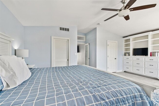 Building Photo - 2822 W Vina Del Mar Blvd