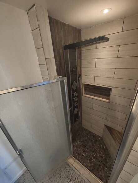 Master bathroom shower - 1624 E Mayland St