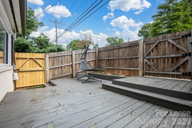 Building Photo - 2525 Runnymede Ln