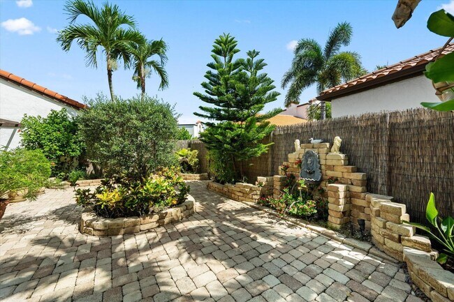 Building Photo - 13514 Fountain View Blvd