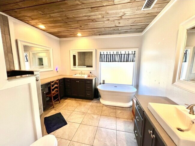 Building Photo - Co Rd 55