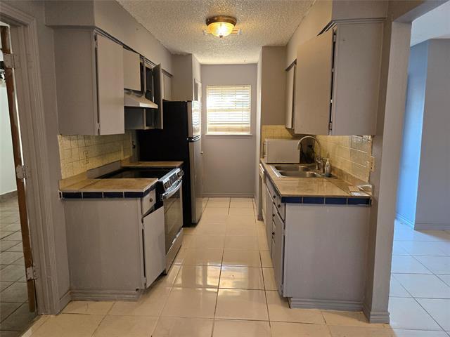 Building Photo - 4825 Miami Dr