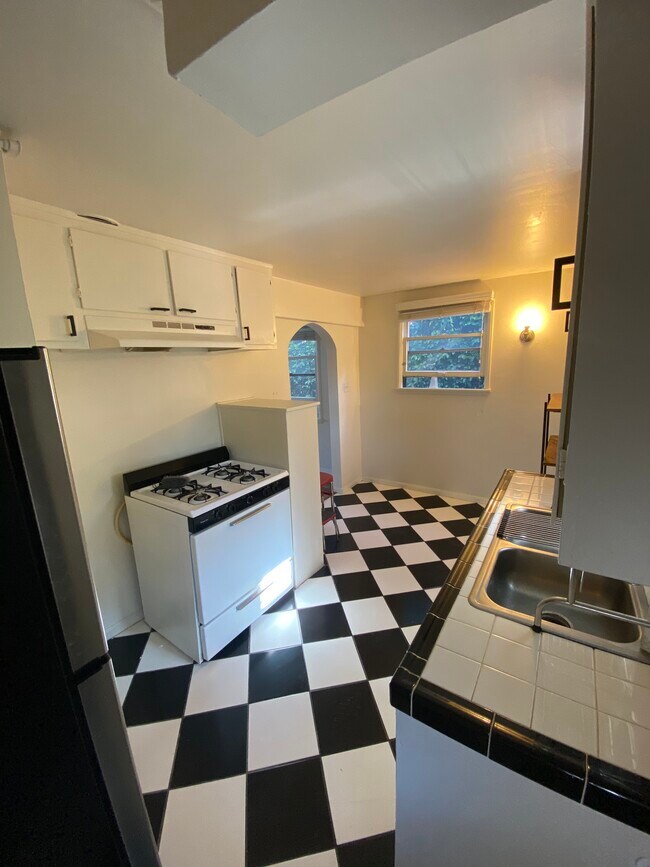 Kitchen - 777A Freeman Ave