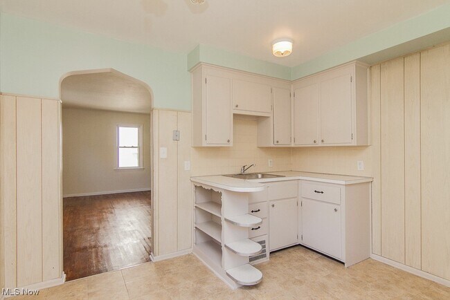 Building Photo - 15312 Benhoff Dr