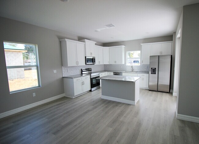 Building Photo - 25377 Doredo Dr