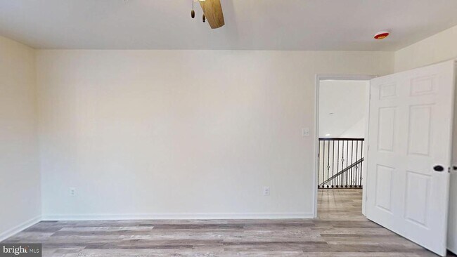 Building Photo - 40750 King Dr