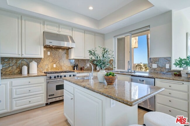 Building Photo - 6412 Lunita Rd