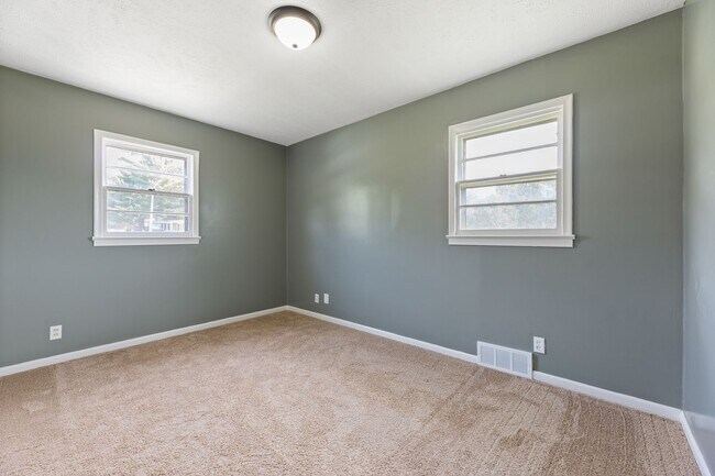 Building Photo - 4655 Curtis Ave