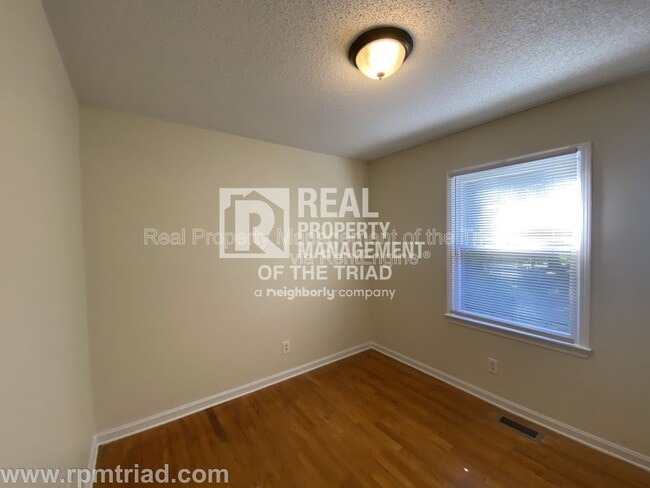 Building Photo - 410 Boyd St