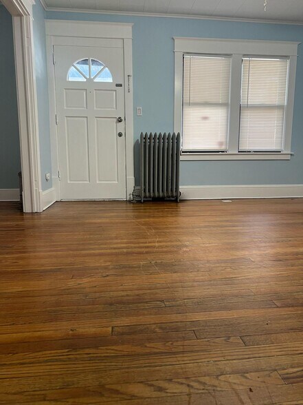 Building Photo - 112 Malden St