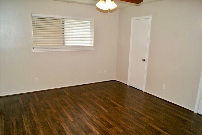 Building Photo - 5711 Southminster Dr