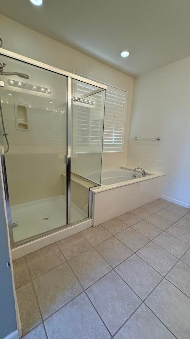 Building Photo - 123 Hearthstone Dr
