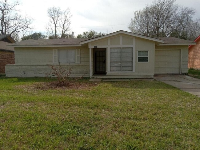 Building Photo - 9306 St Lo Rd