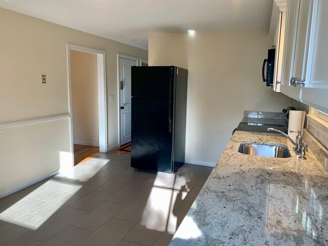 Building Photo - 18 Guernsey St