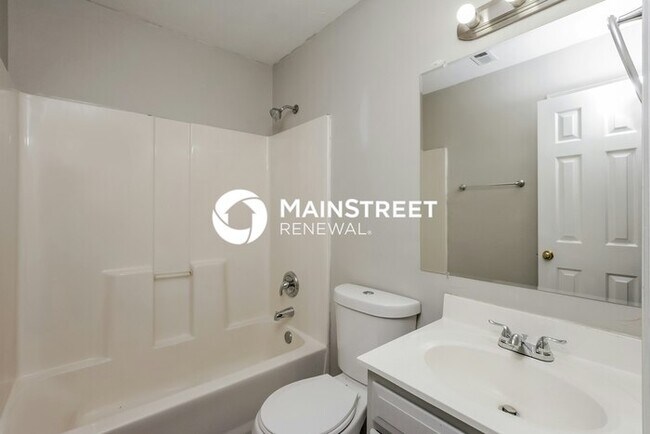 Building Photo - 3 Bedroom Pet-Friendly Home in LOUISVILLE,...