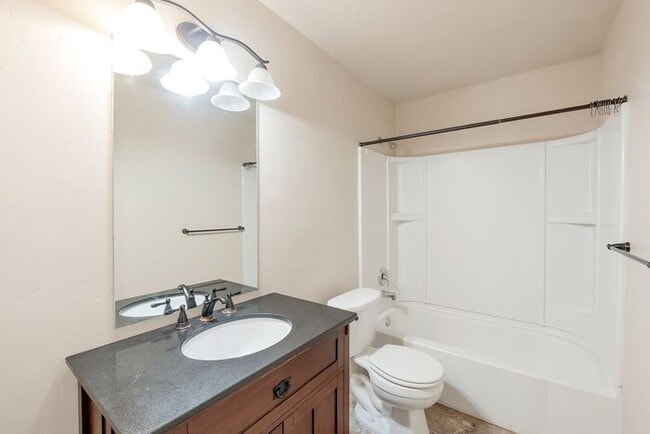 Building Photo - Gorgeous Provo Townhome