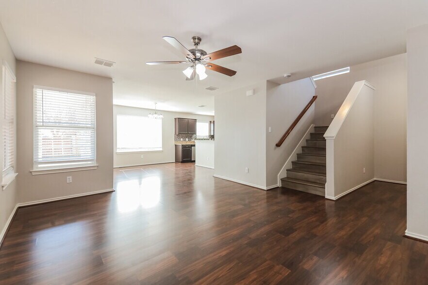 Building Photo - 635 Fleming St