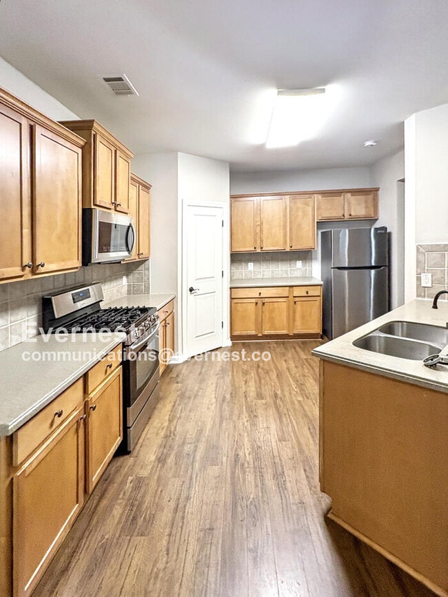Building Photo - 364 Southgate Dr