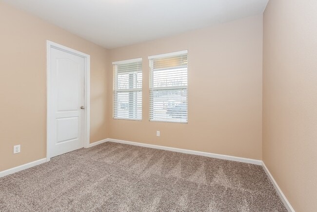 Building Photo - 15434 Mill Valley Dr