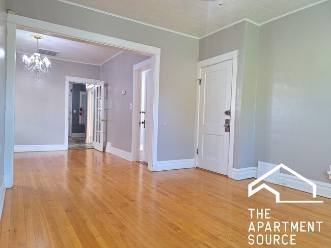 Building Photo - 4135 W Henderson St