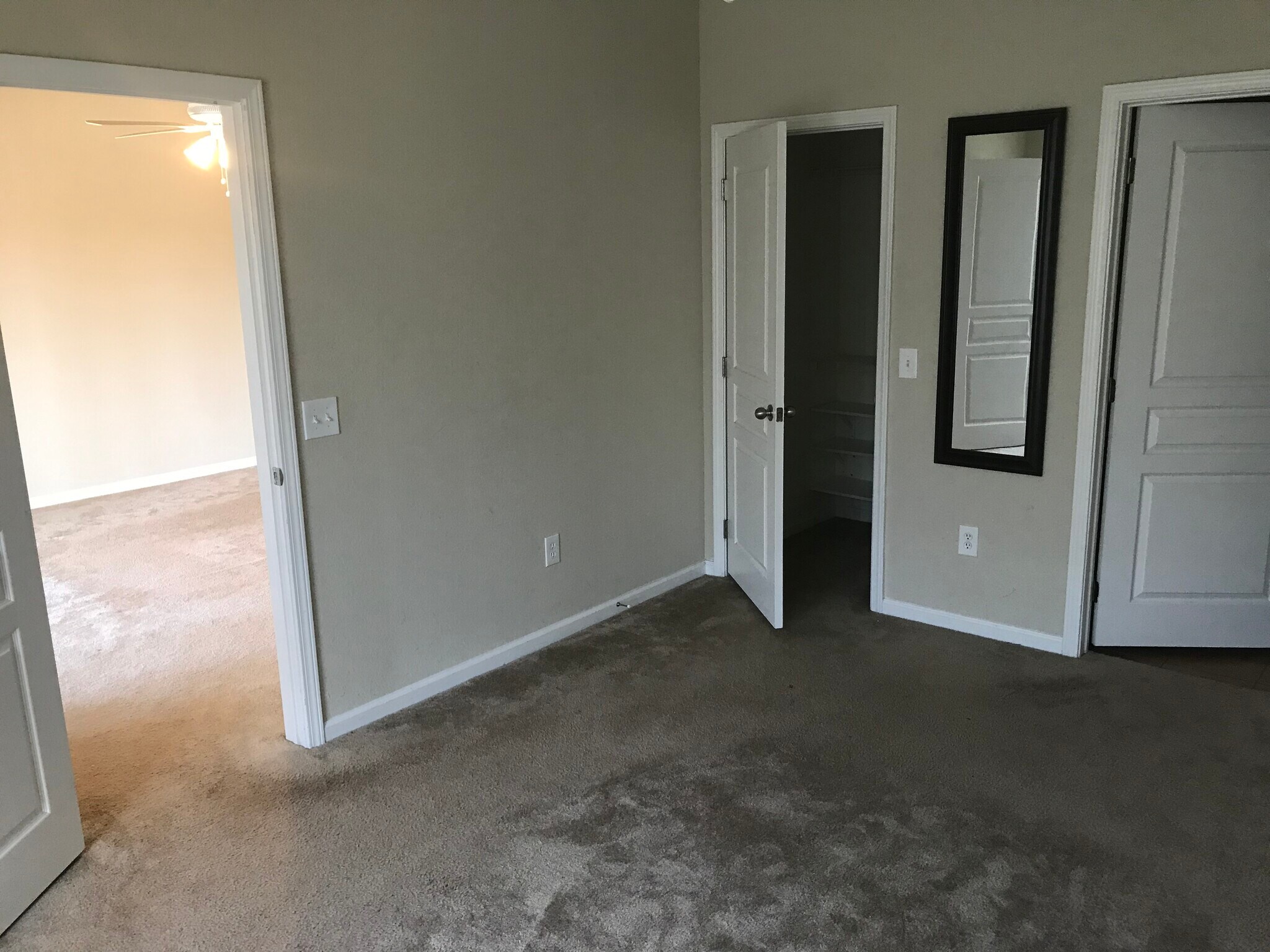 Master bedroom - 8290 Gate Pkwy W