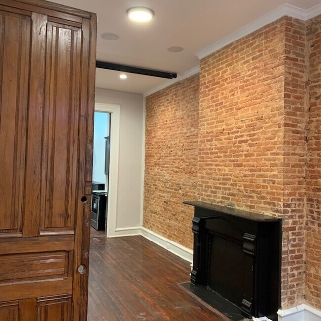Building Photo - 1807 Madison Ave