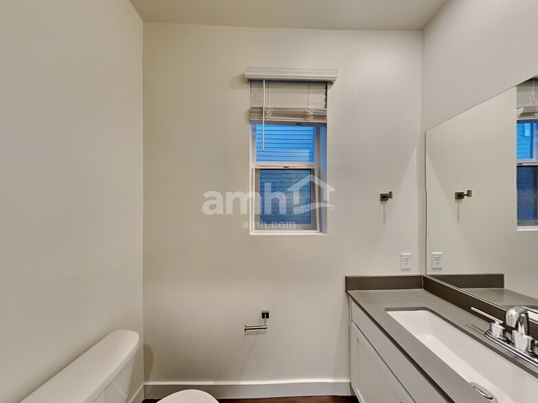 Building Photo - 4718 87th Ave NE