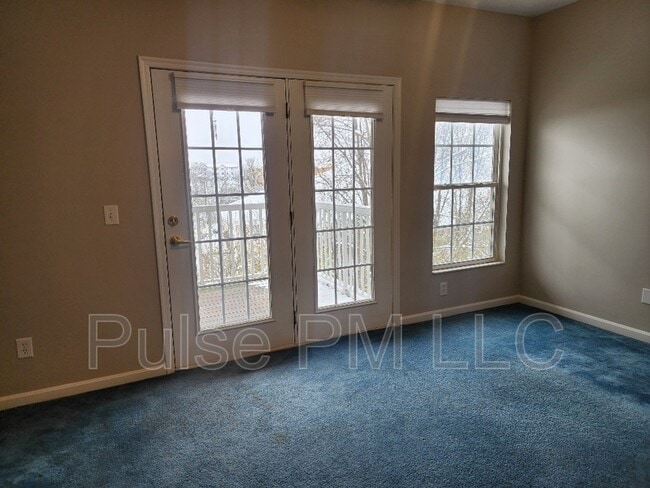 Building Photo - 985 Mistflower Ln