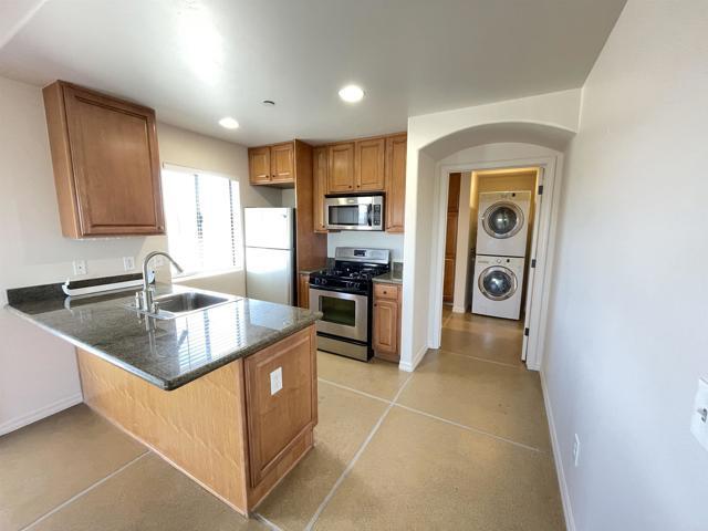 Building Photo - 12465 Hillpoint Ct