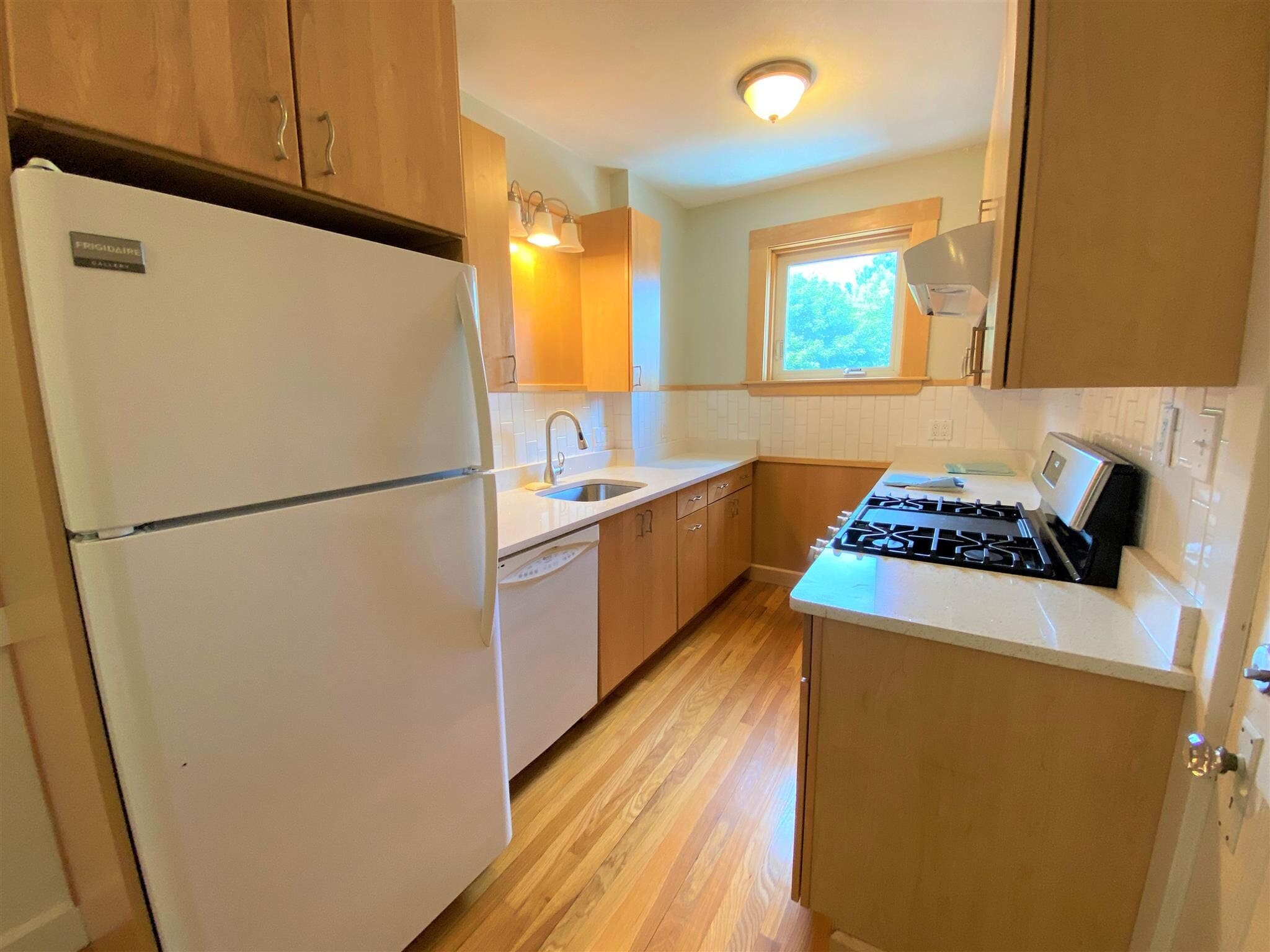 Building Photo - 520 High St