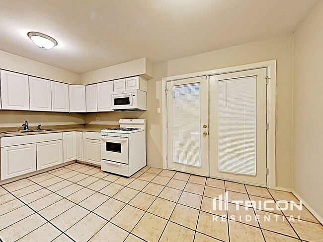 Building Photo - 5712 N 63rd Dr