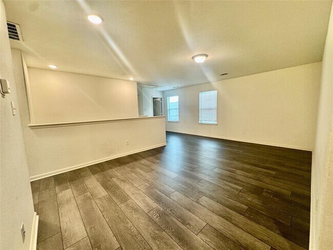 Building Photo - 2518 Boxwood Park
