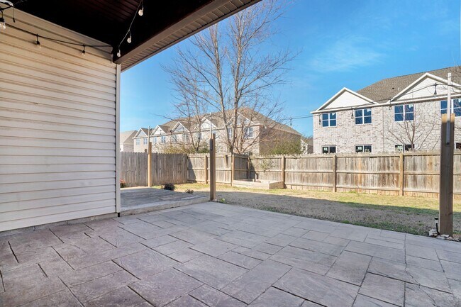 Building Photo - Stunning 4 Bed 2 Bath Home close to Elm Springs Walmart!